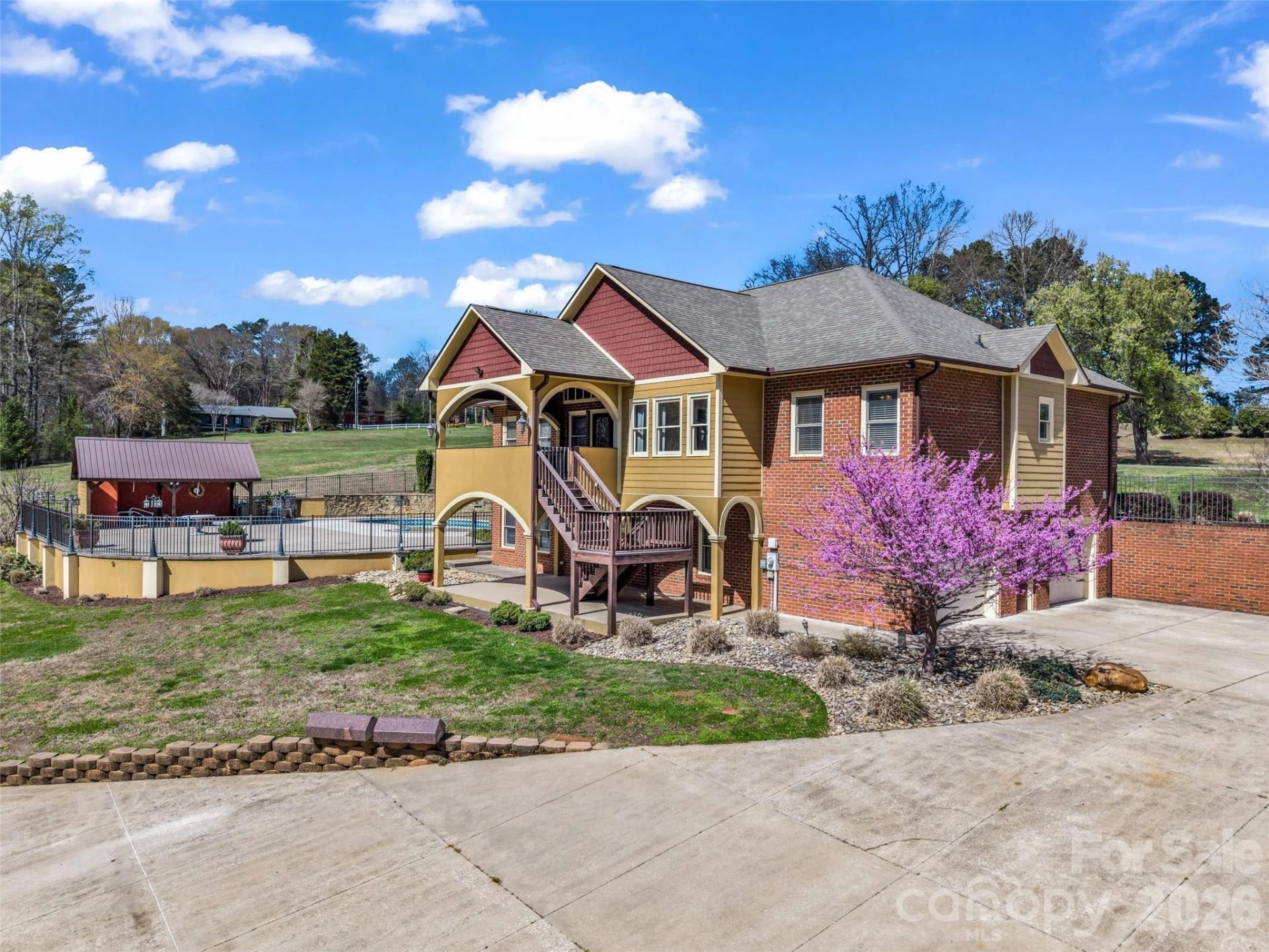 148 Fairway Drive - Photo 4