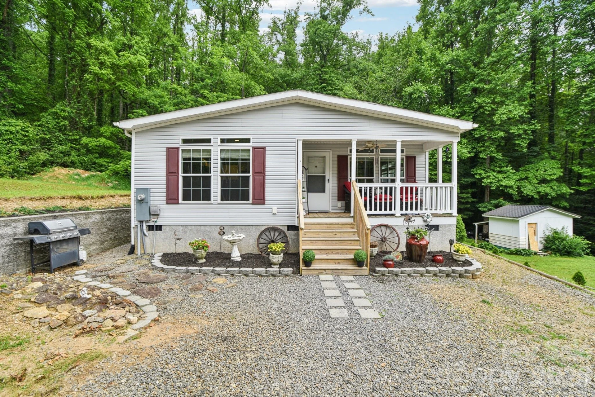 6 Hall Family Drive - Photo 3