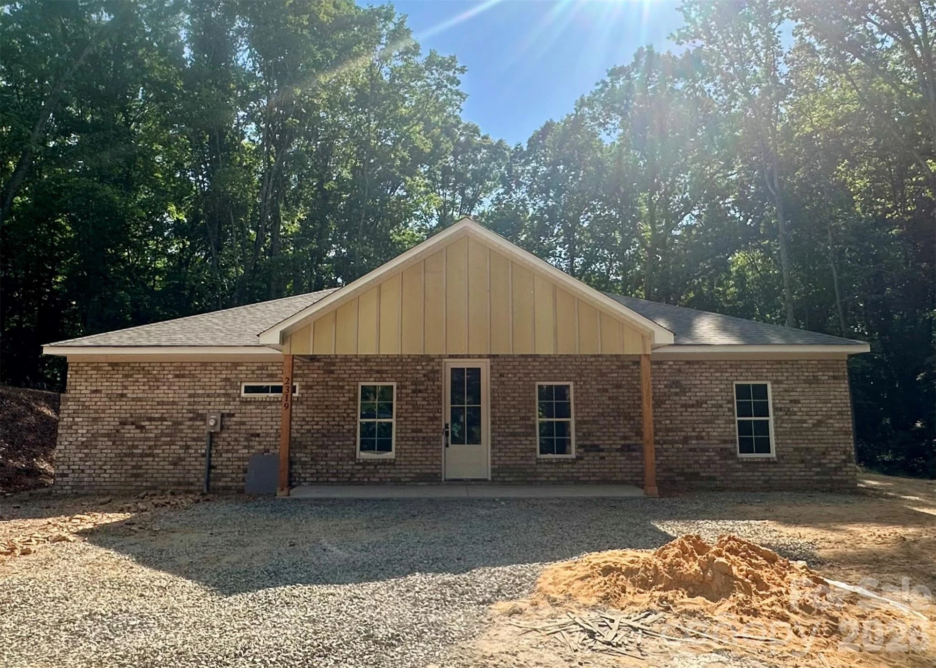 2319 Tanglewood Drive - Photo 2