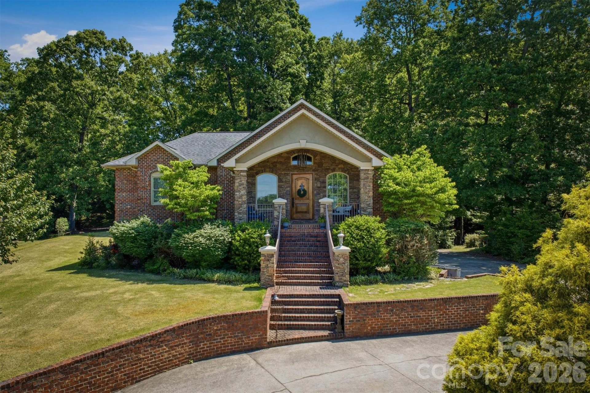405 Golfview Court - Photo 3