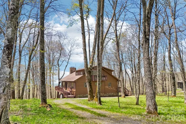 34 Wolfs Head Court