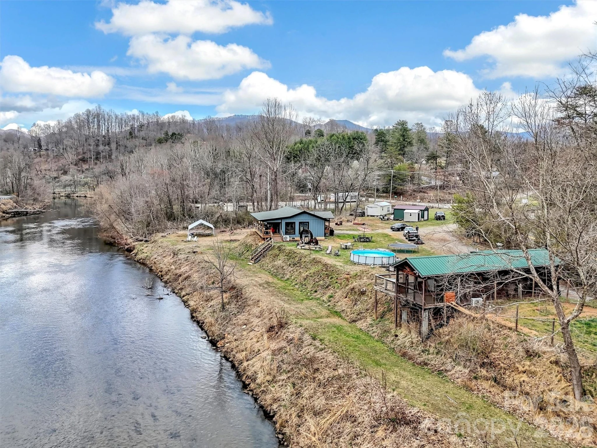 522 River Road