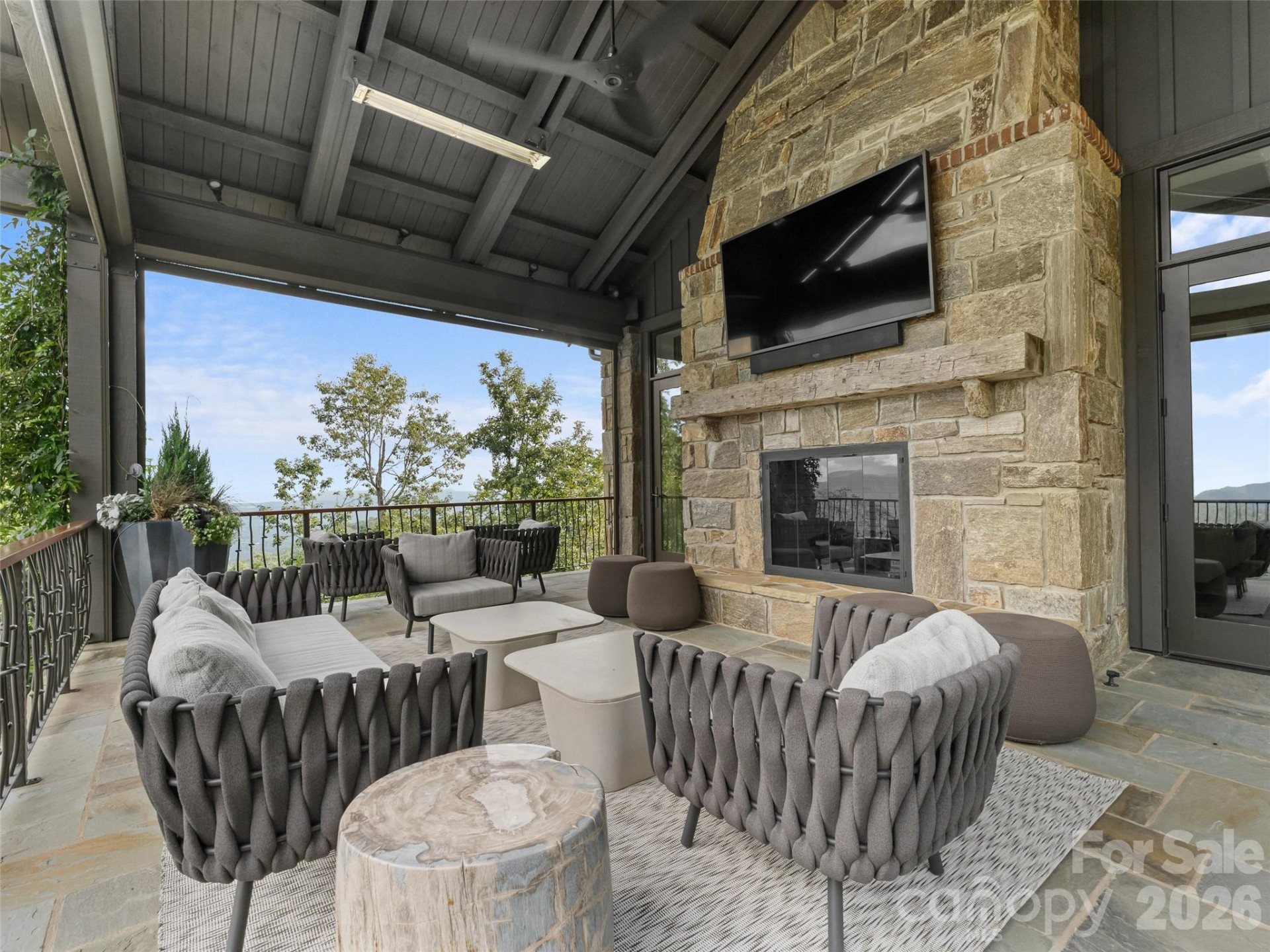 208 Skycliff Drive - Photo 11