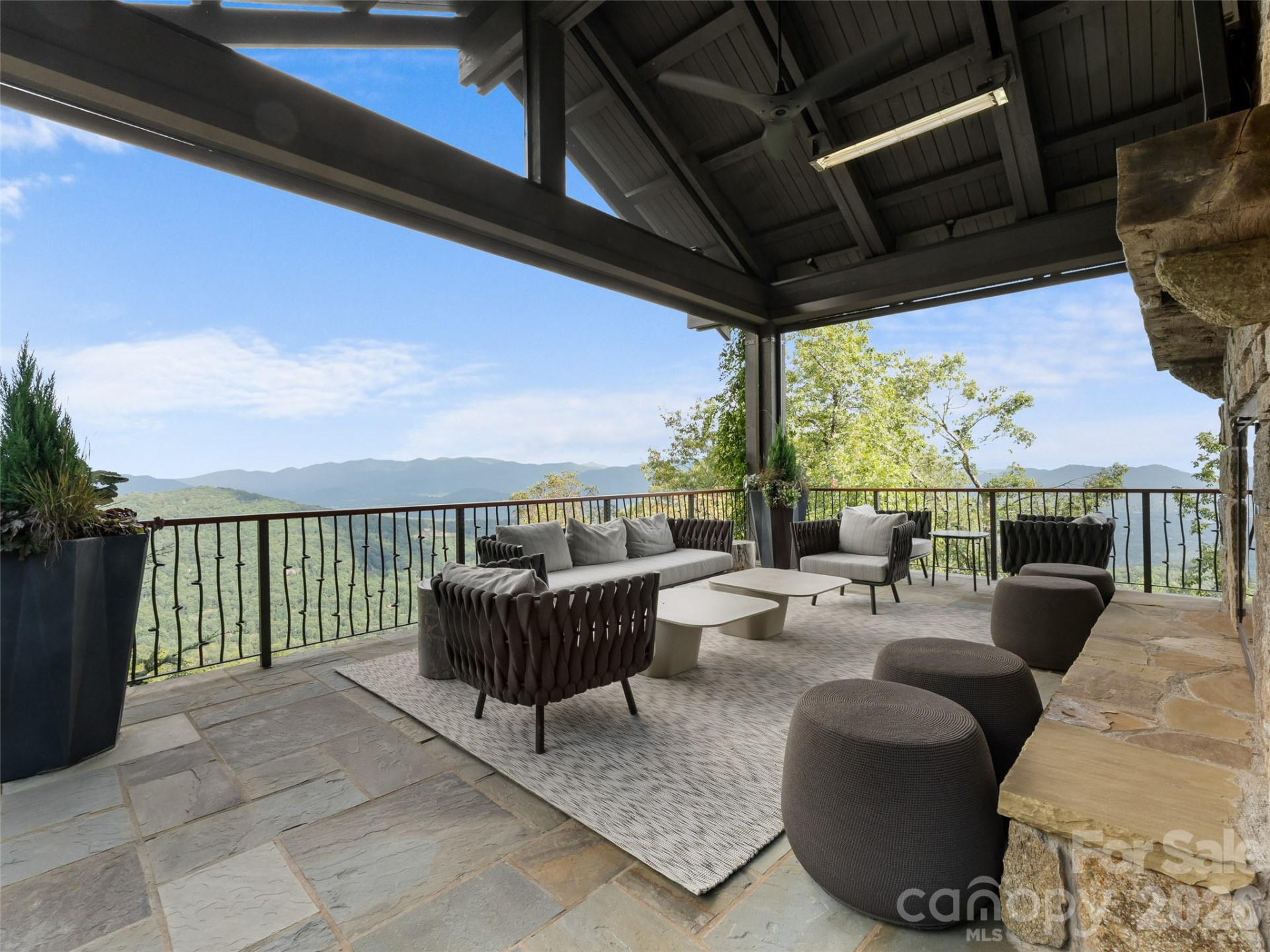 208 Skycliff Drive - Photo 12