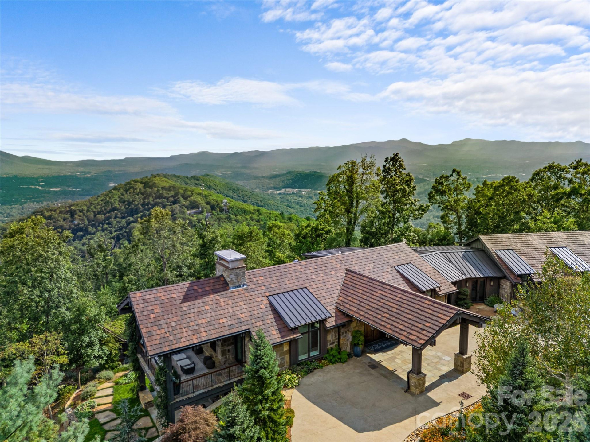 208 Skycliff Drive - Photo 3