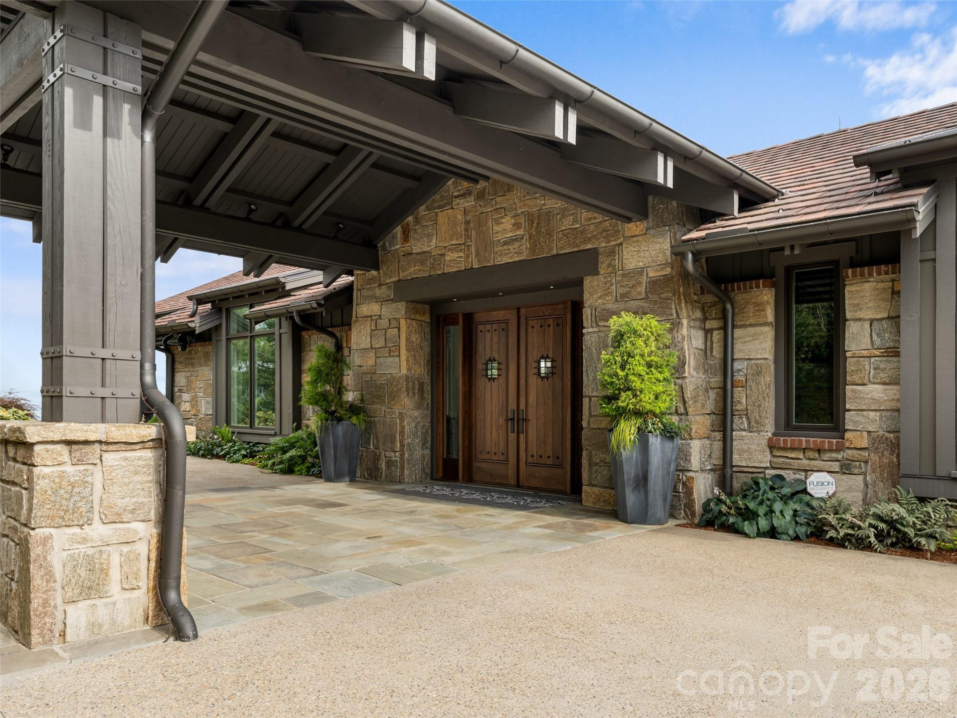 208 Skycliff Drive - Photo 7