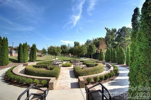 901 Platinum Drive - Photo 35