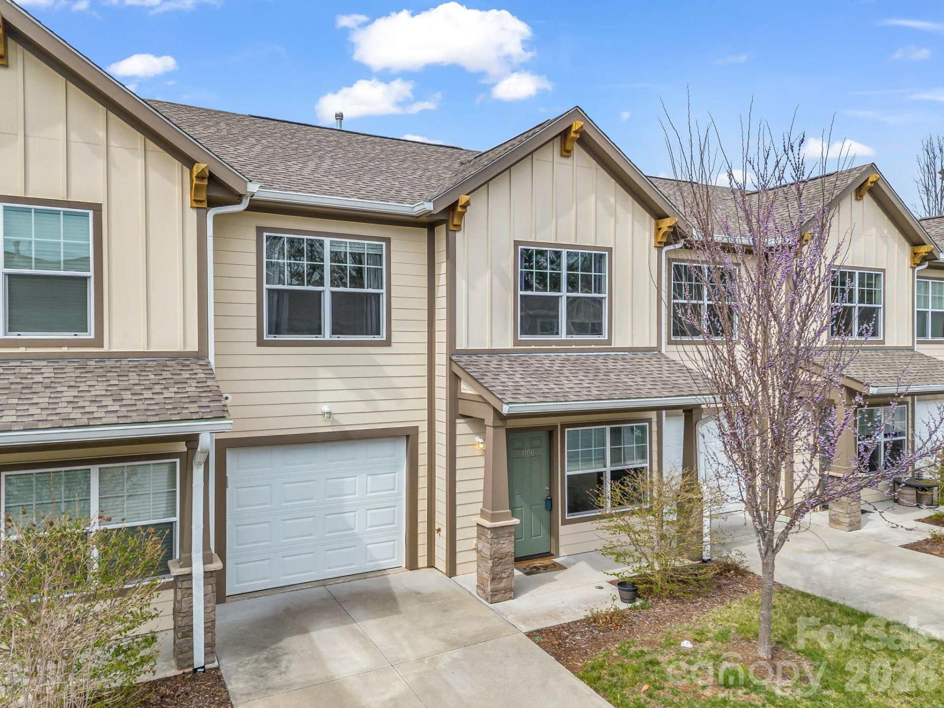 1106 Lynwood Forest Road - Photo 2