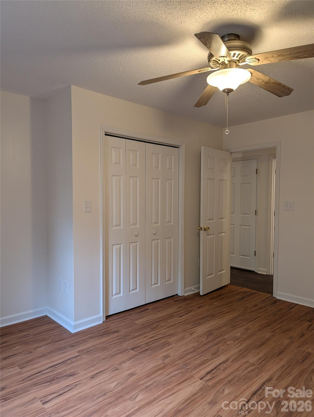 1460 Ivy Lane - Photo 3