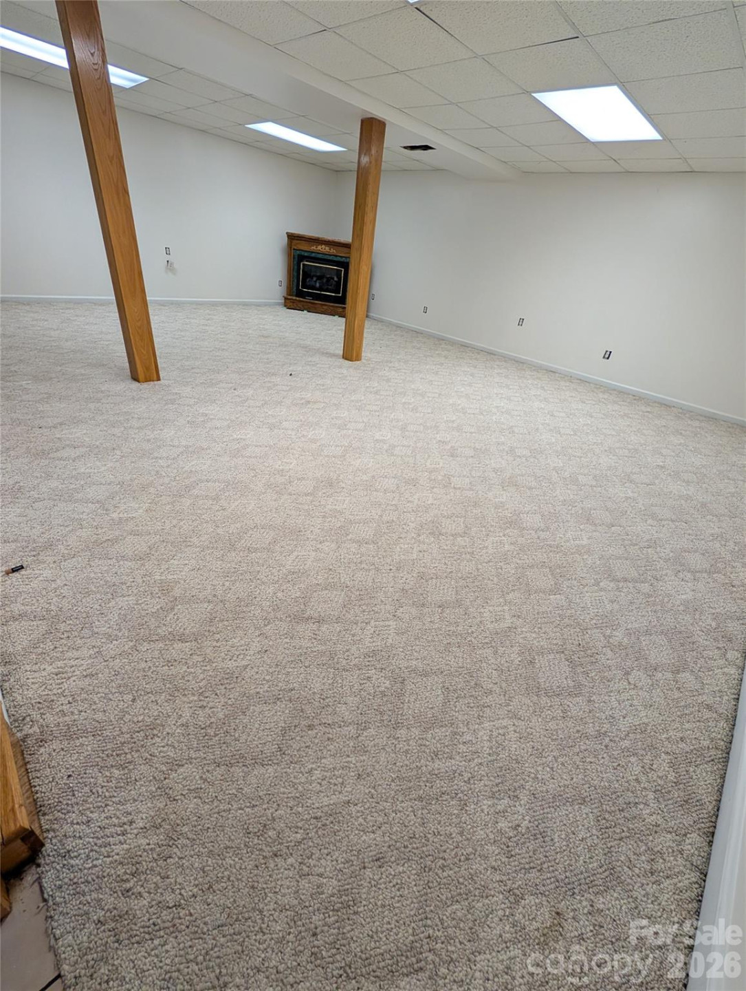 1460 Ivy Lane - Photo 24