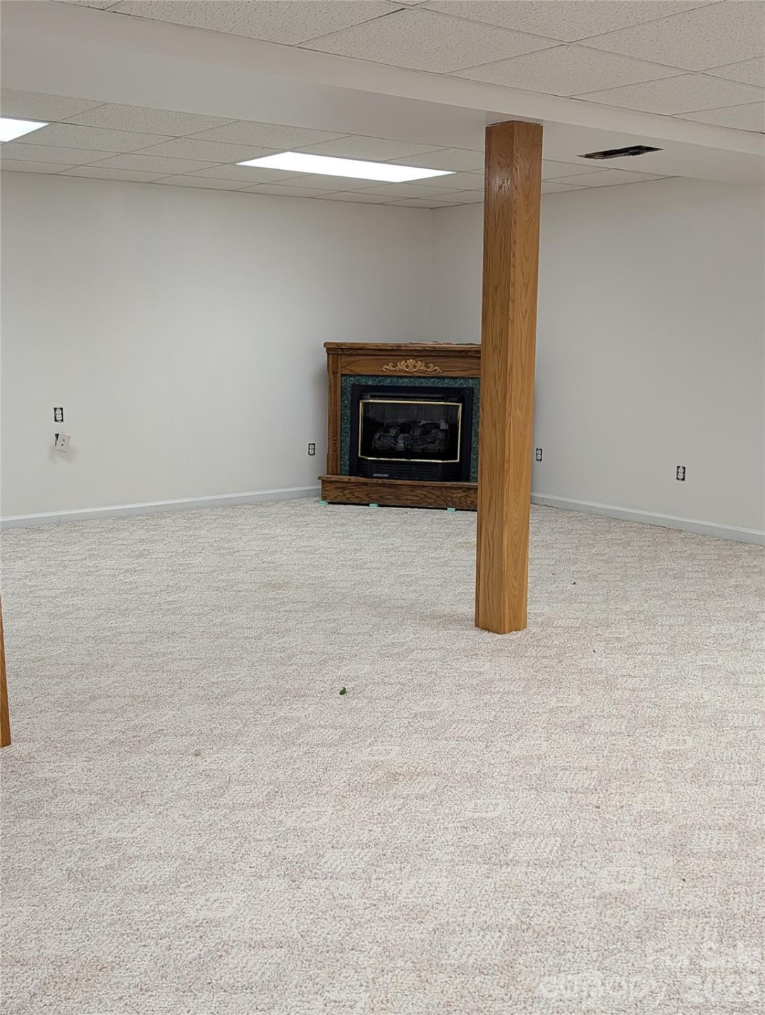 1460 Ivy Lane - Photo 25