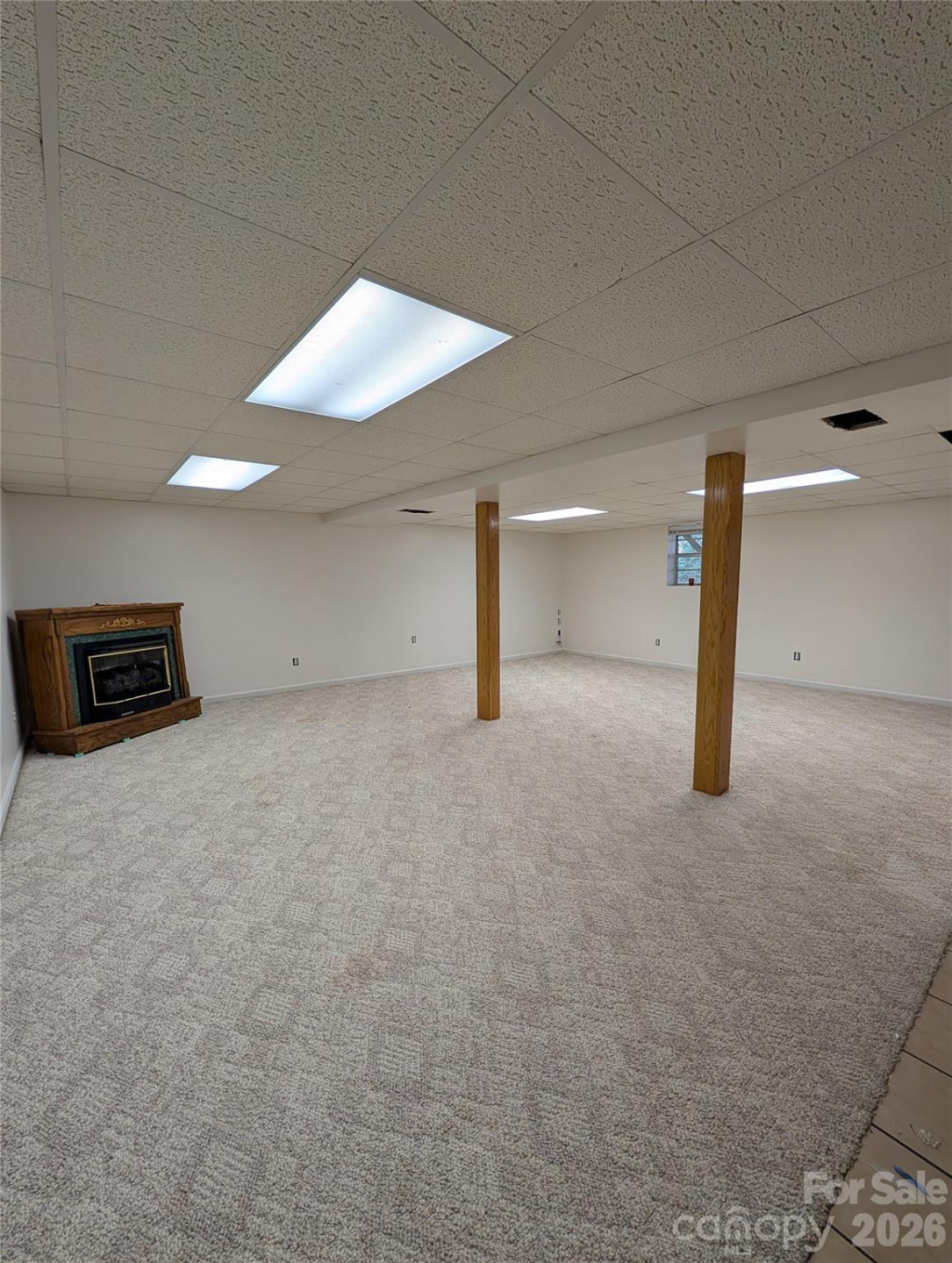 1460 Ivy Lane - Photo 27