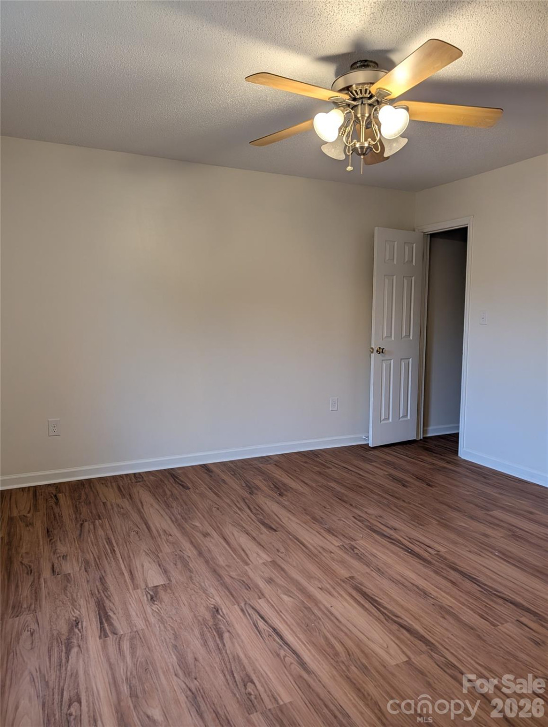 1460 Ivy Lane - Photo 8