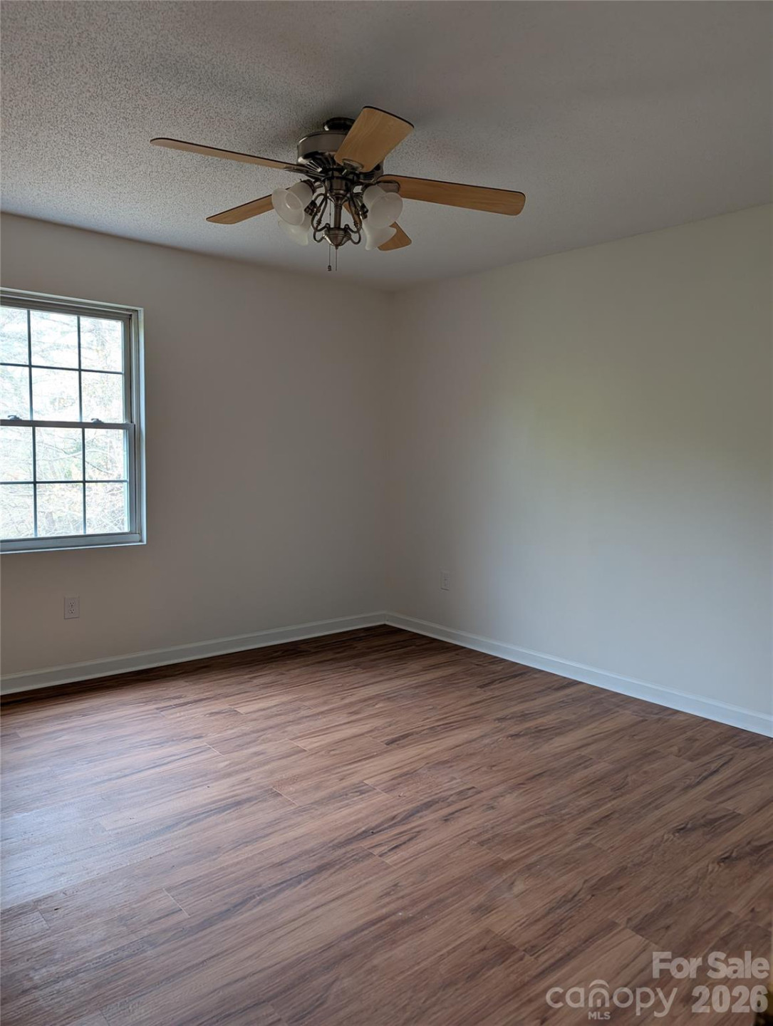 1460 Ivy Lane - Photo 9