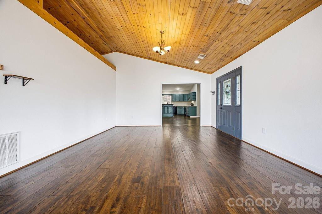 373 Fox Trace Drive - Photo 4