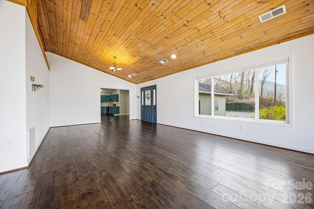 373 Fox Trace Drive - Photo 5