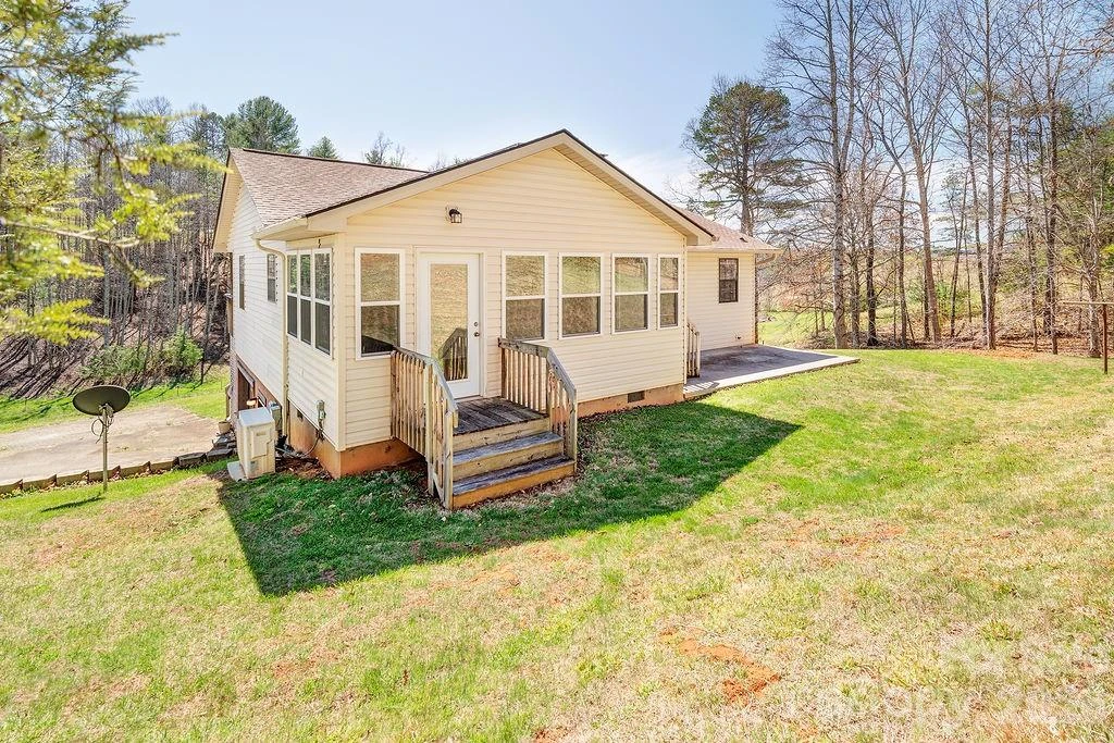 216 Pickens Road - Photo 2