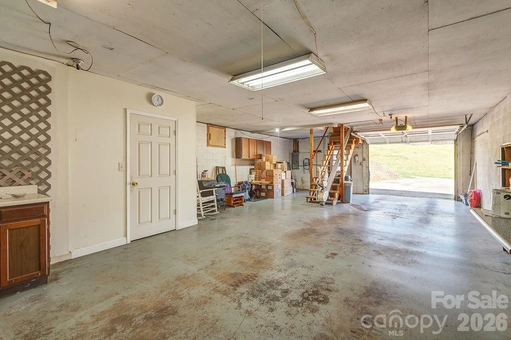 216 Pickens Road - Photo 18