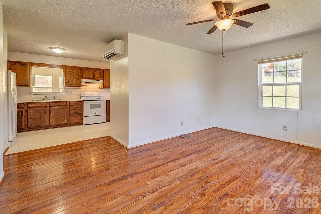 216 Pickens Road - Photo 7