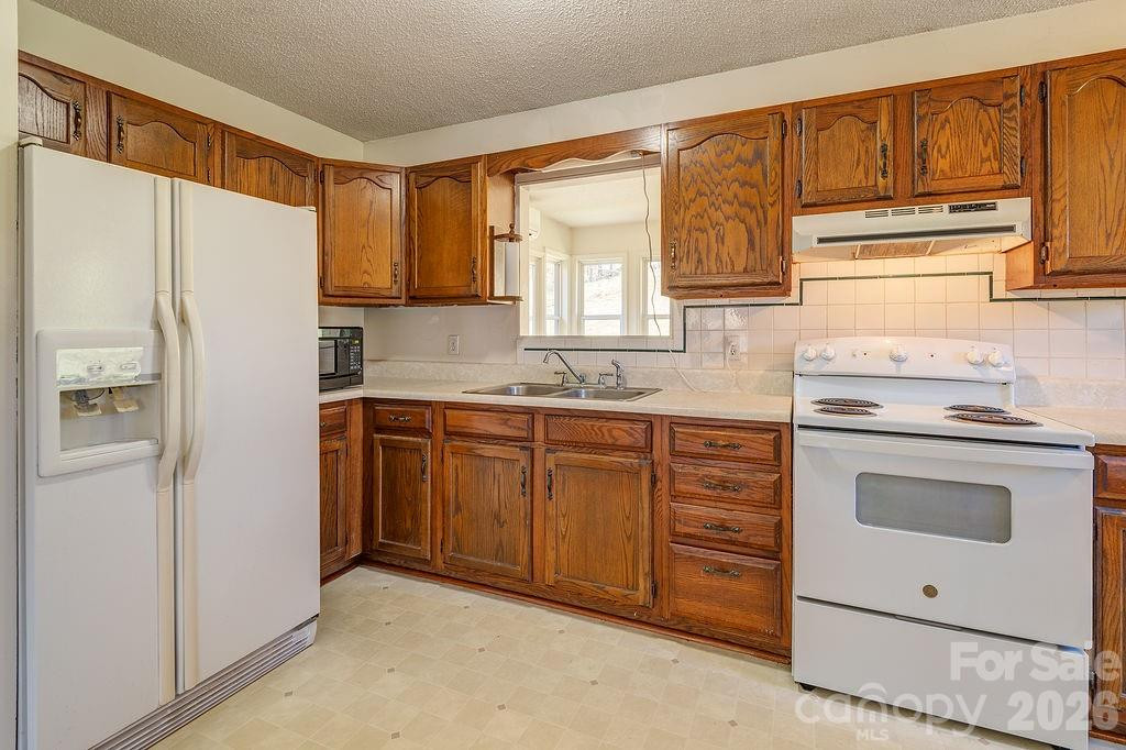 216 Pickens Road - Photo 8