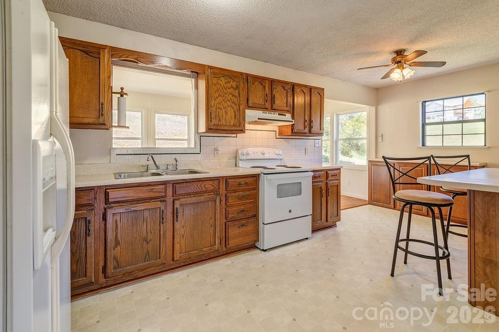 216 Pickens Road - Photo 9