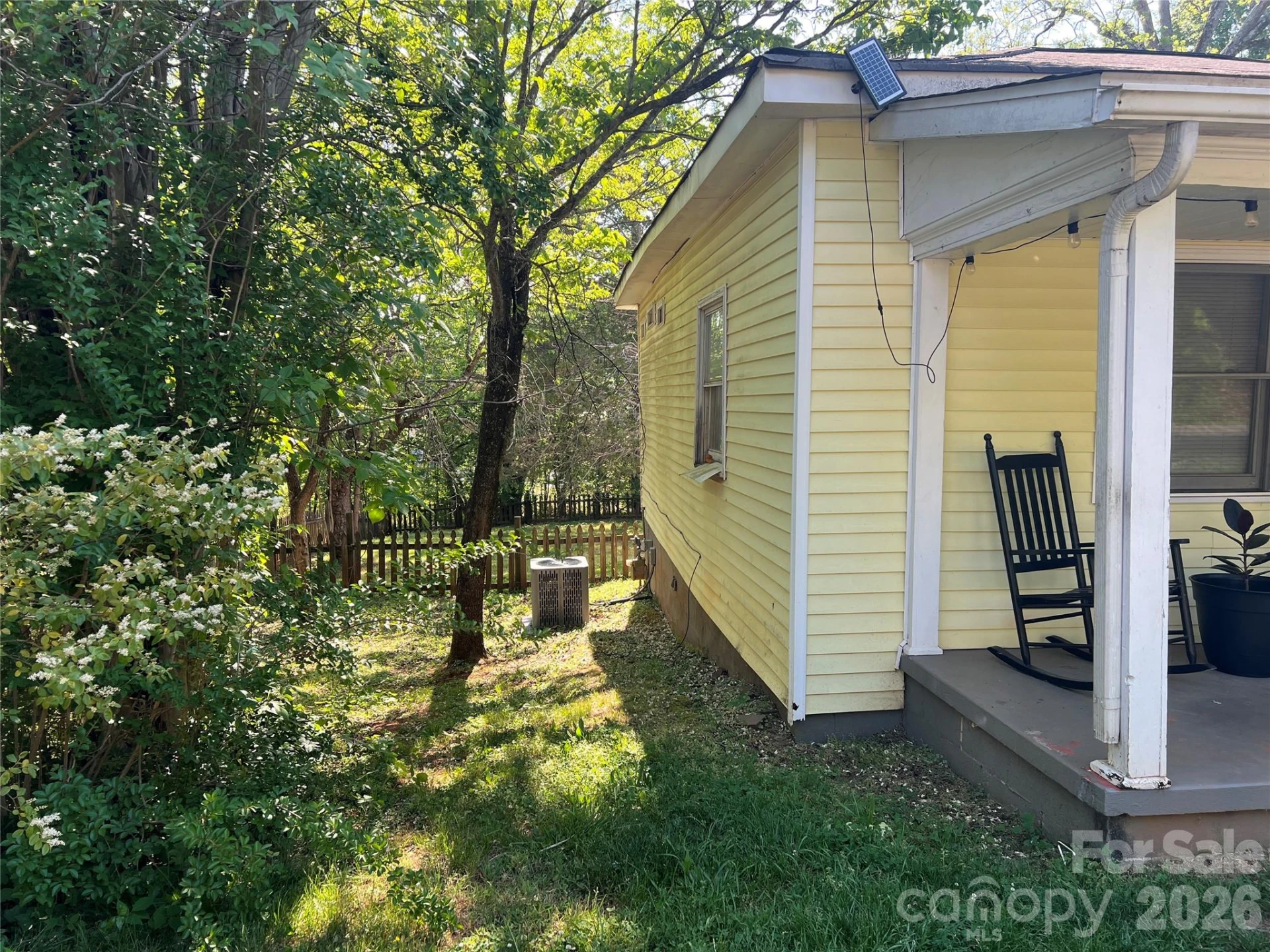 138 Meridian Street - Photo 4