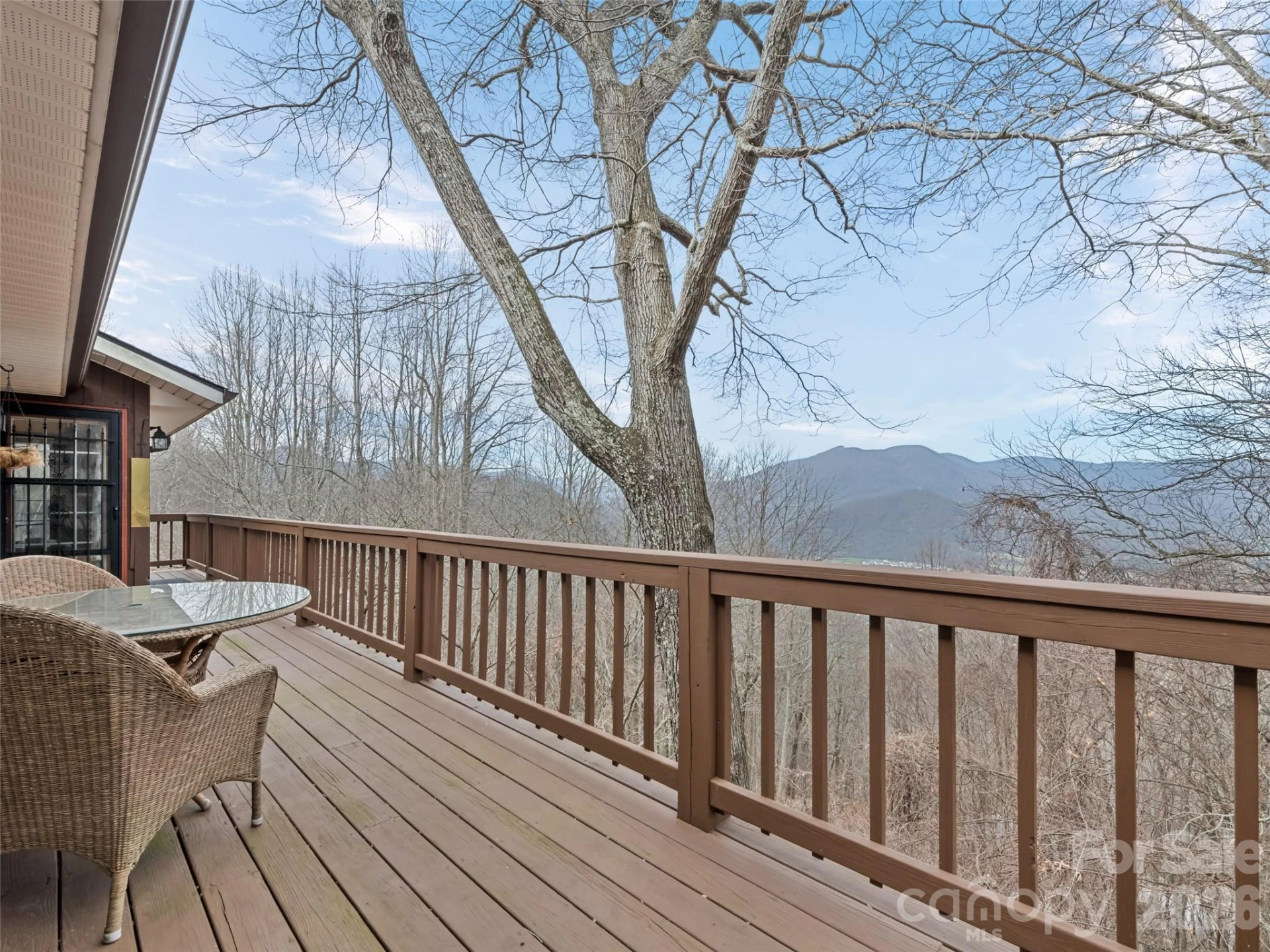 415 Treetop Lane - Photo 5