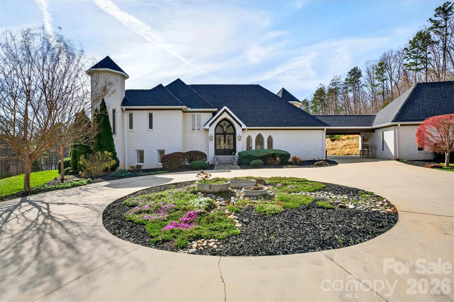 300 Springhill Drive - Photo 2