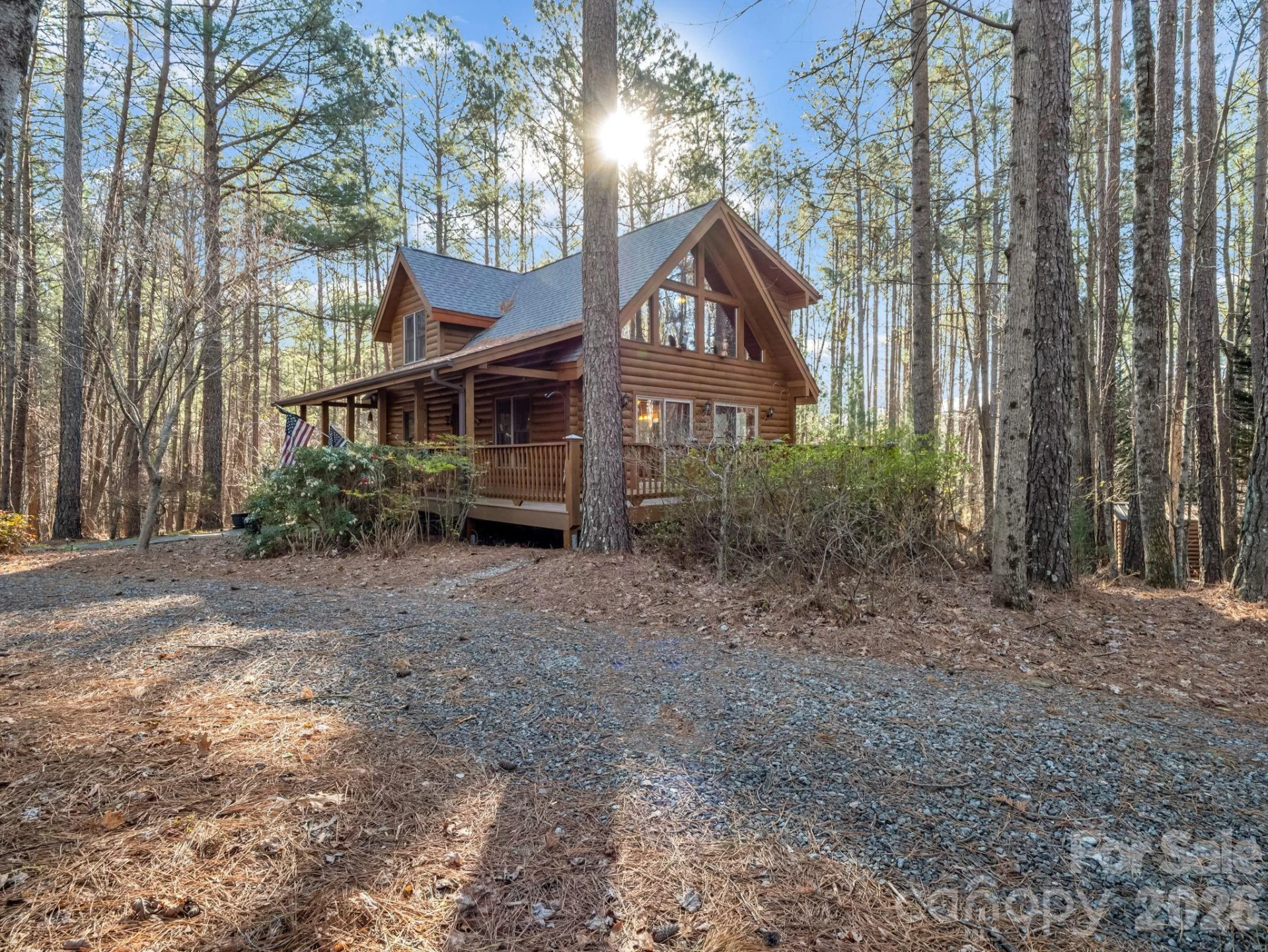 907 Hidden Lake Parkway