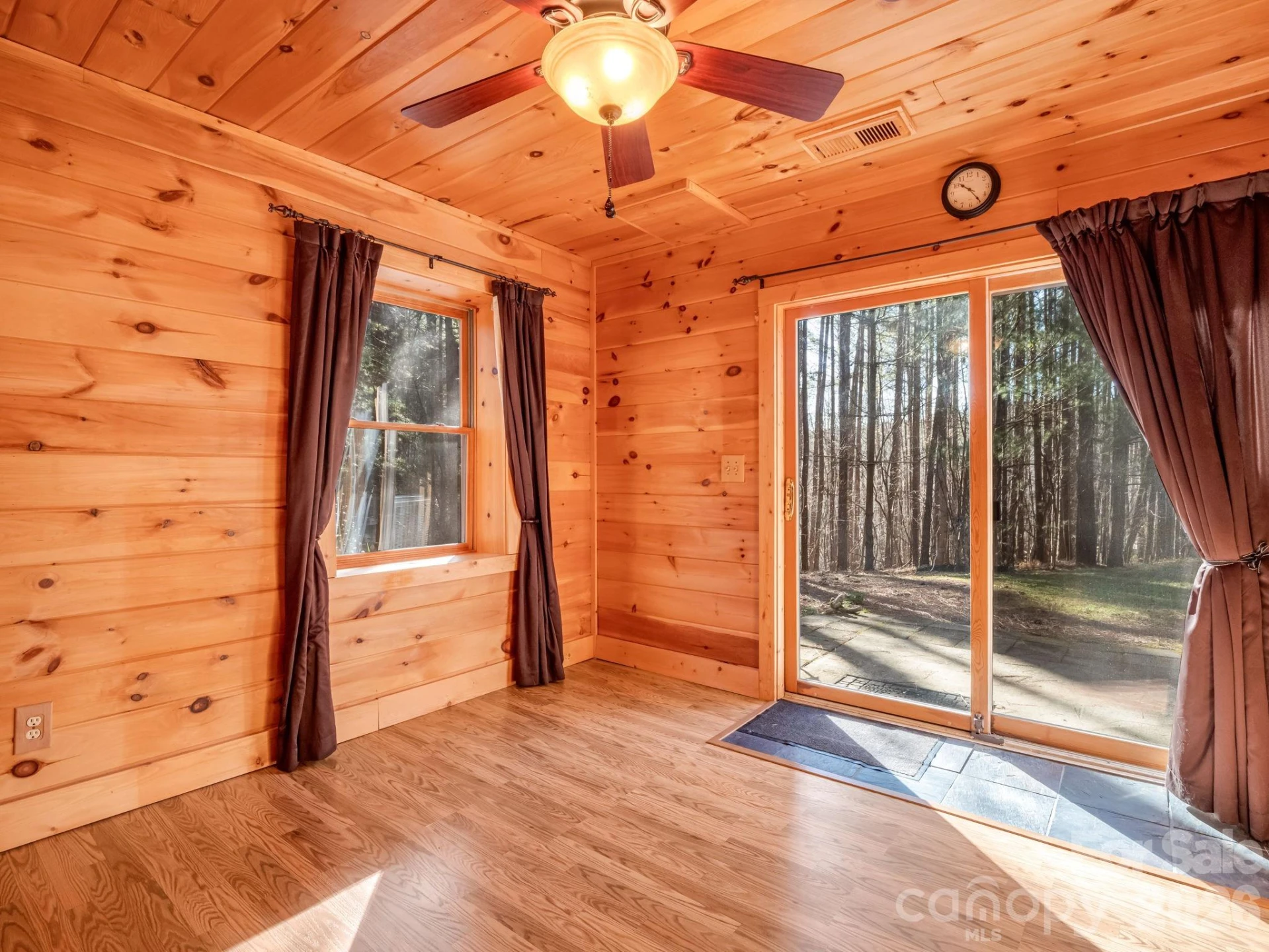 907 Hidden Lake Parkway - Photo 5