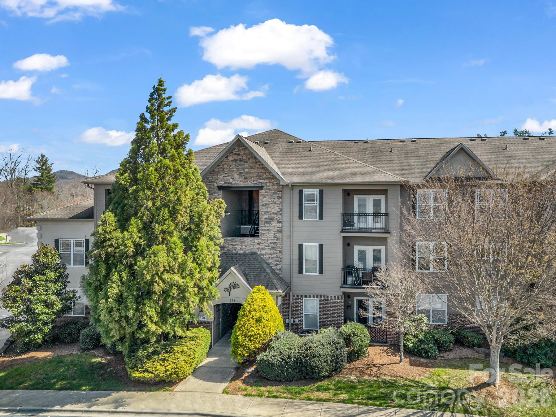 291 Brickton Village Circle #304