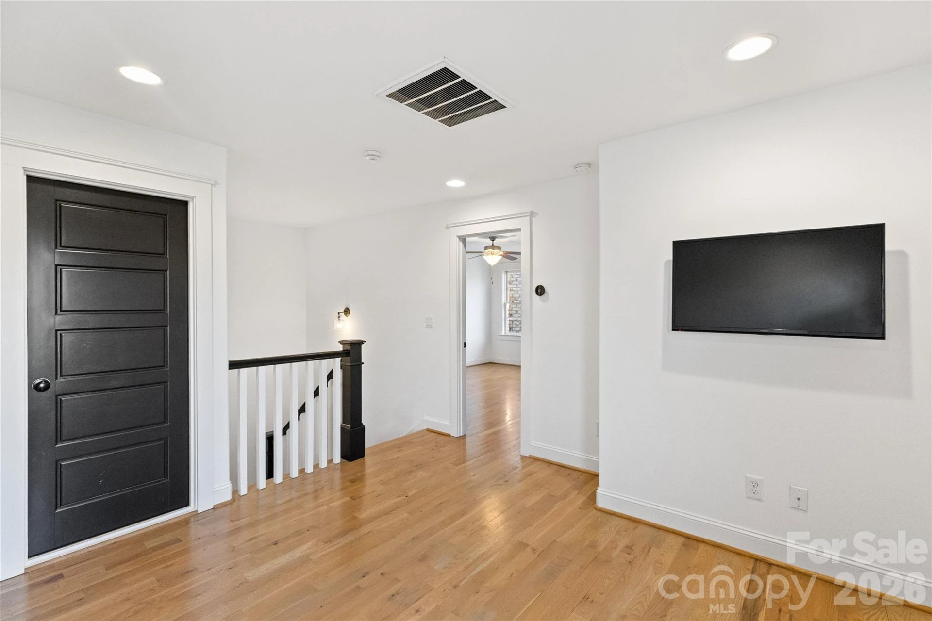 818 Ideal Way - Photo 14