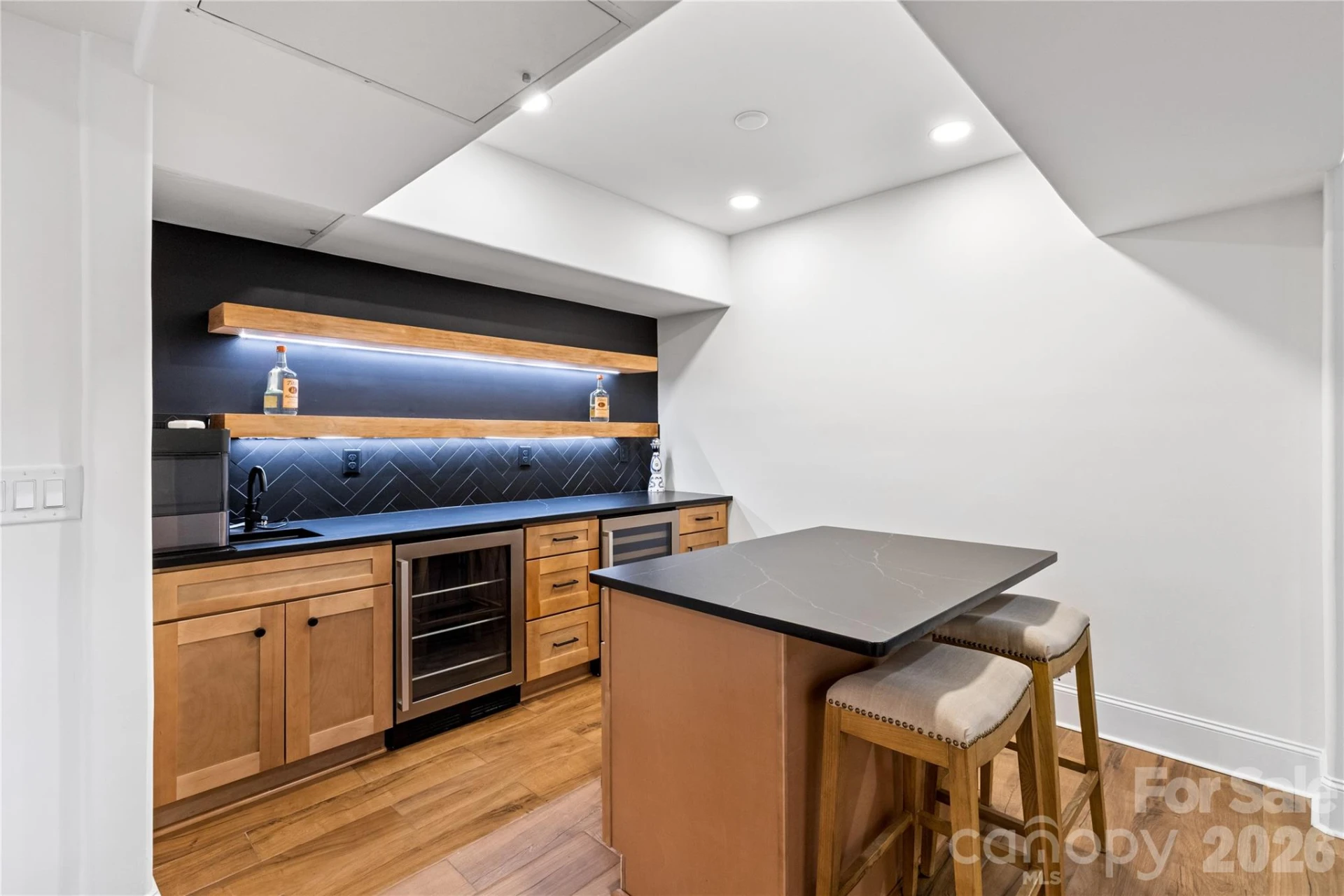 818 Ideal Way - Photo 16