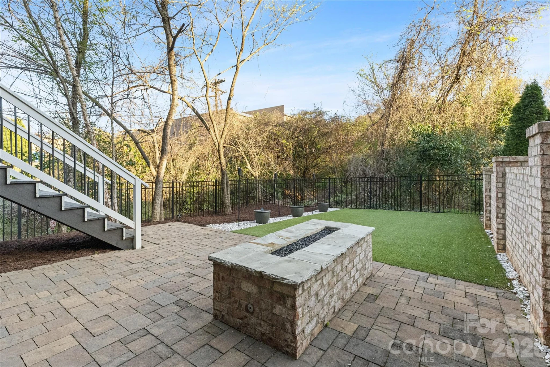 818 Ideal Way - Photo 21