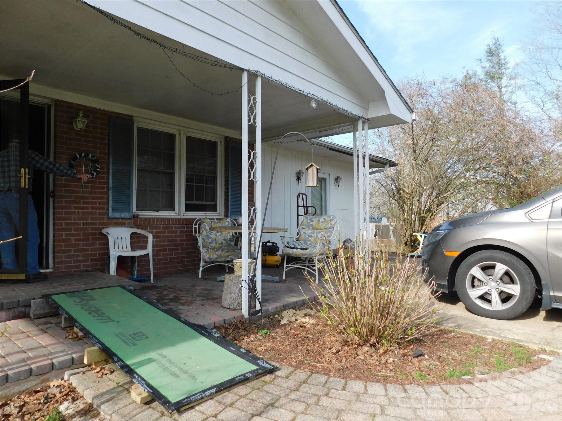 124 Jeff Street - Photo 2