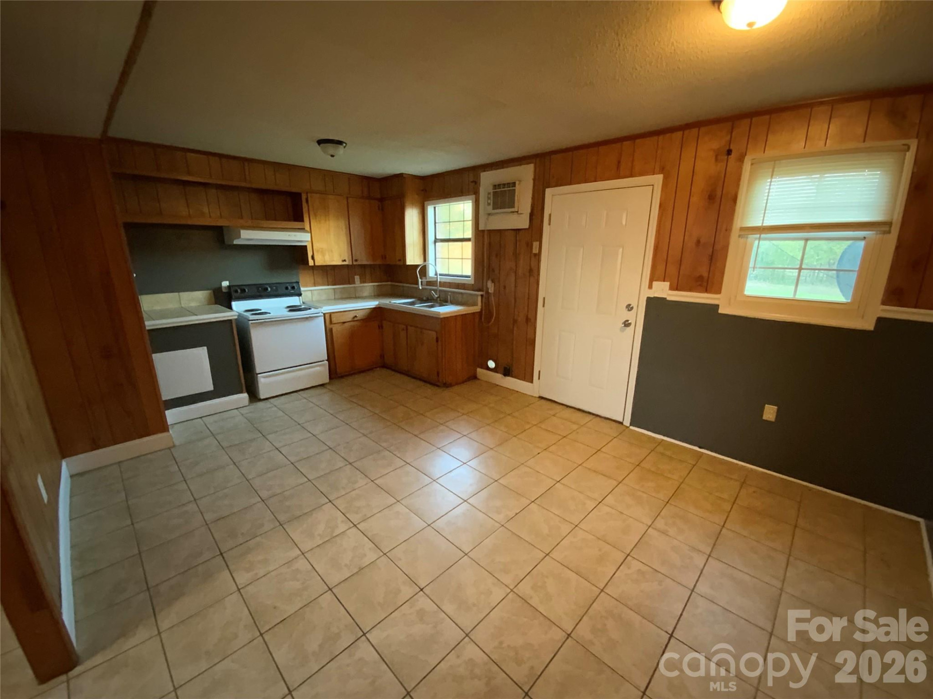 218 Lovelace Road - Photo 2