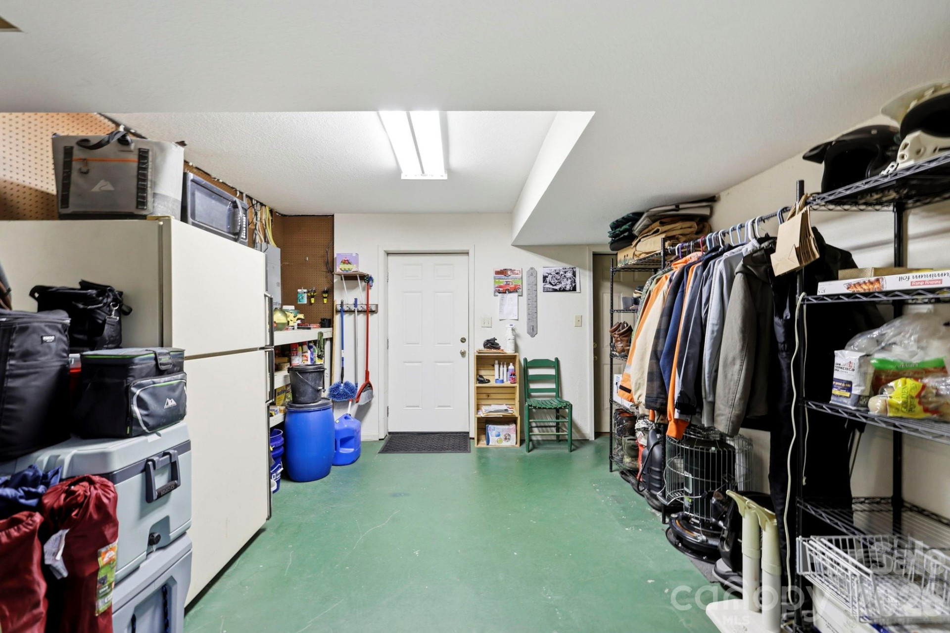 1489 Round Mountain Road - Photo 30