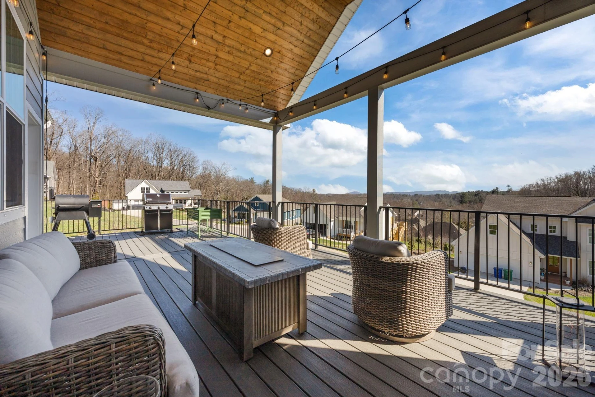 112 Meadow Breeze Road - Photo 2