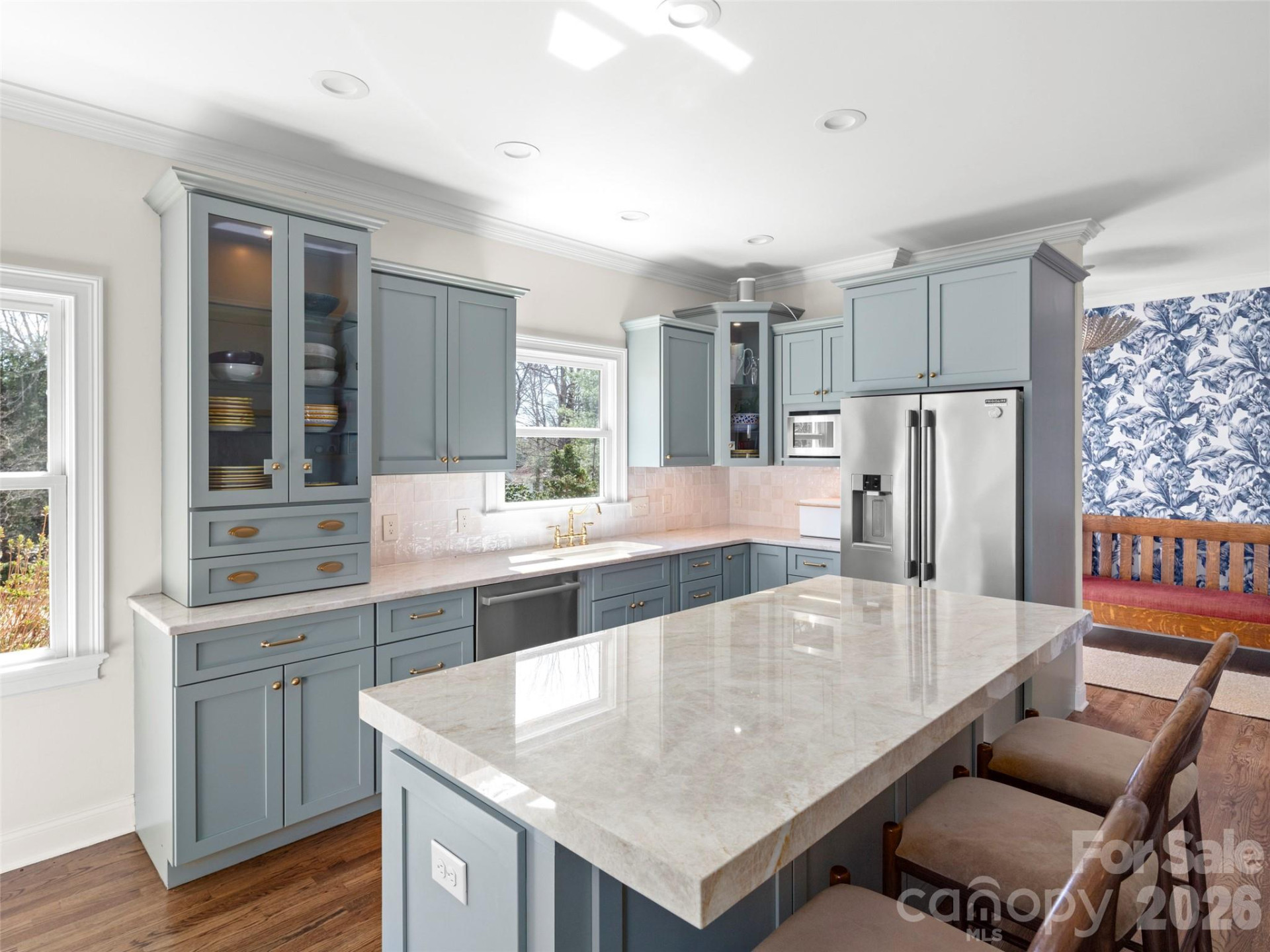 604 Holt Lane - Photo 8