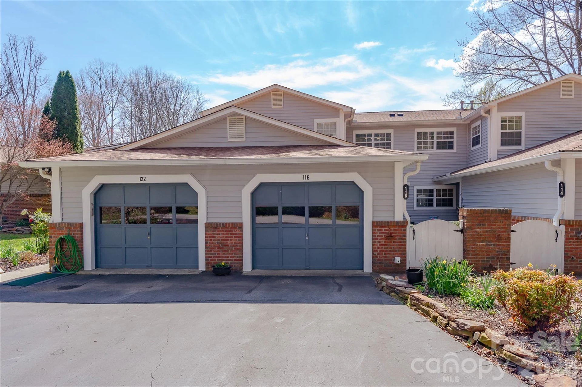 116 Lakeview Court
