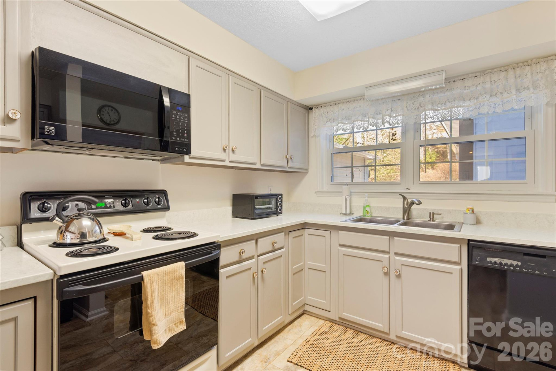 116 Lakeview Court - Photo 5