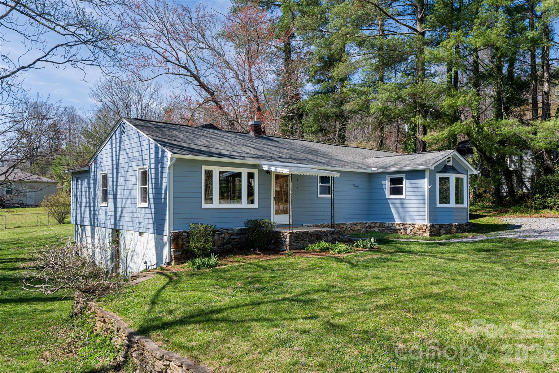 215 Browning Avenue - Photo 2