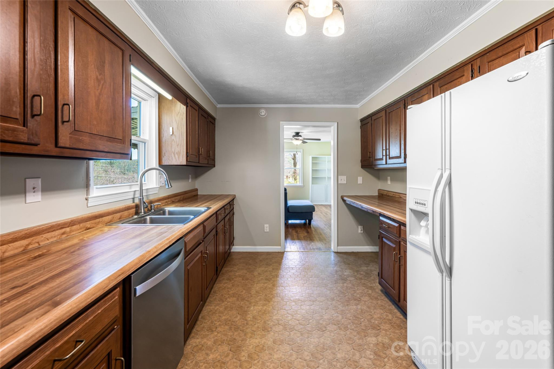 215 Browning Avenue - Photo 12