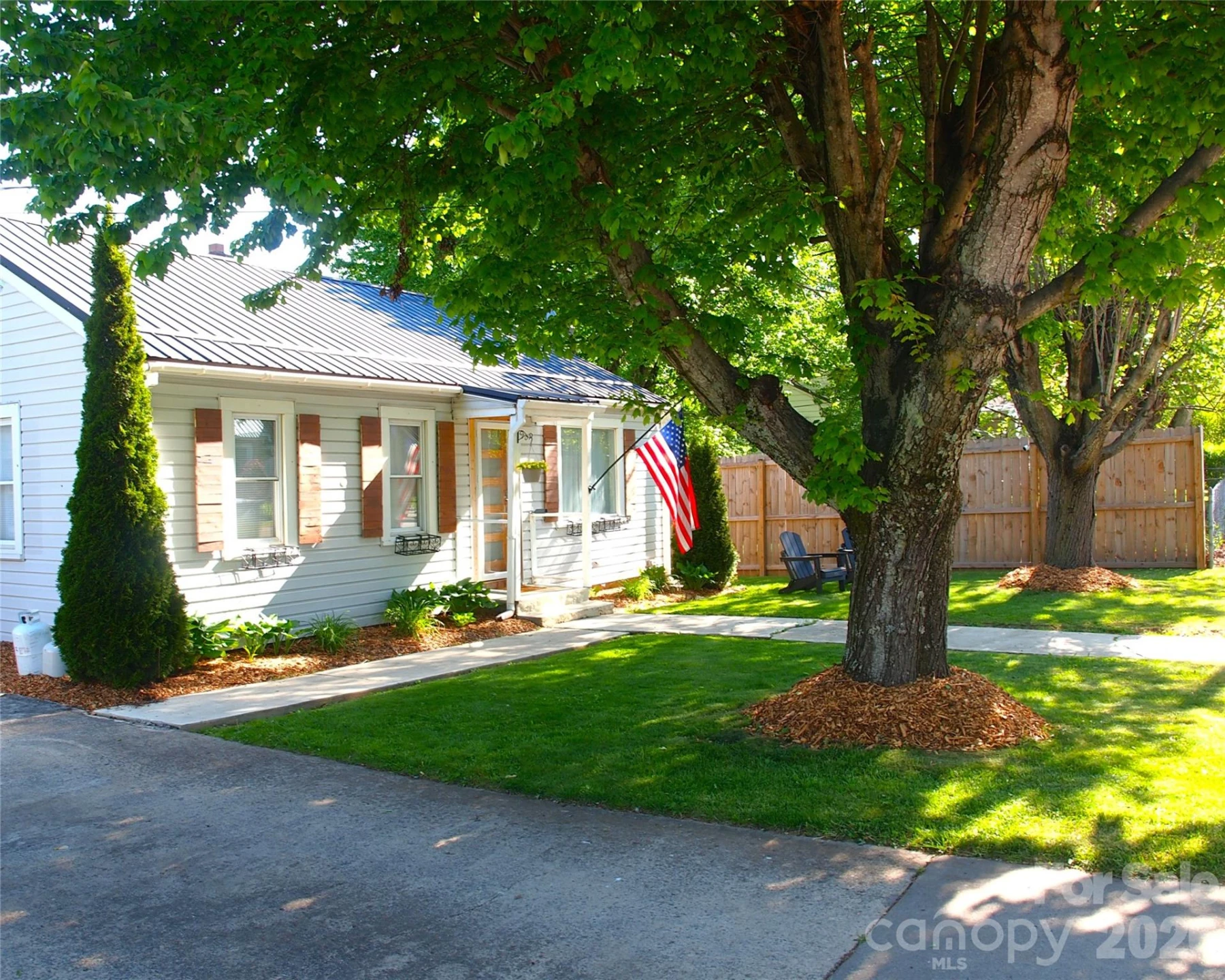 316 Hazelwood Avenue - Photo 4