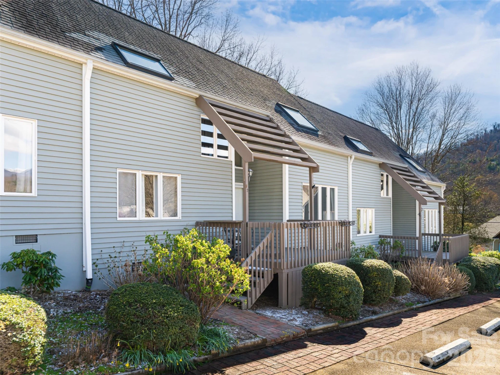 2F Lynx Drive