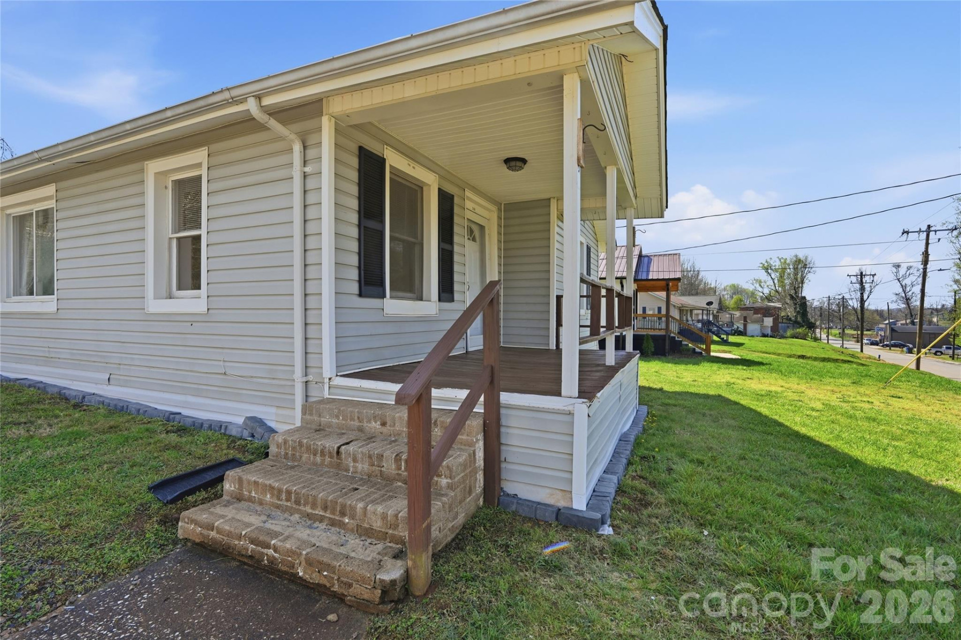 346 Cleghorn Street - Photo 2