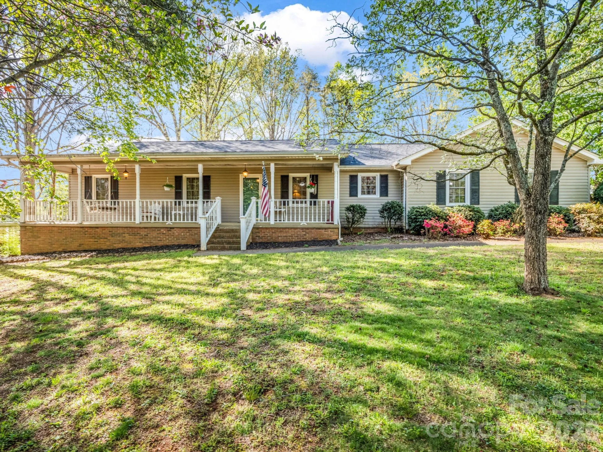 209 Holly Hills Drive