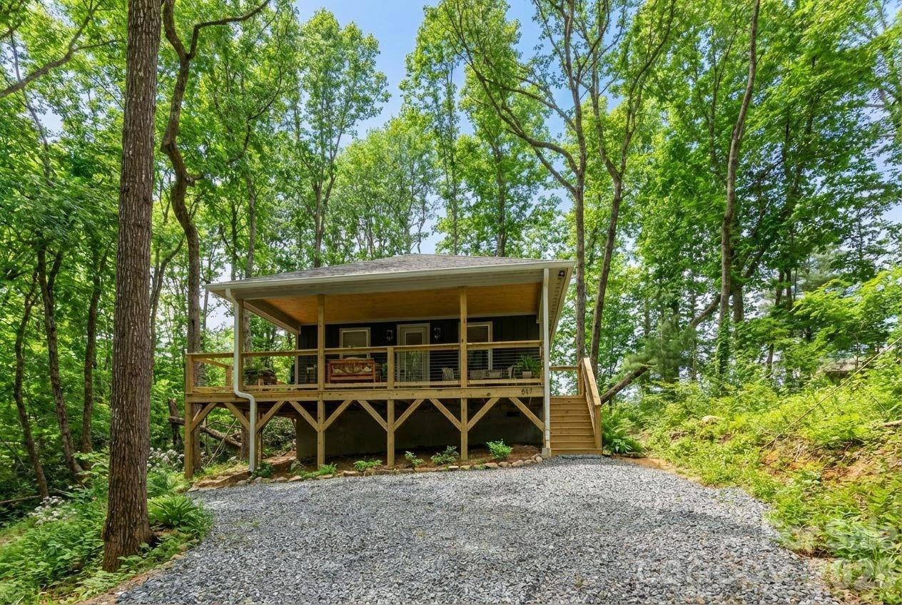 137 Arbutus Trail - Photo 3