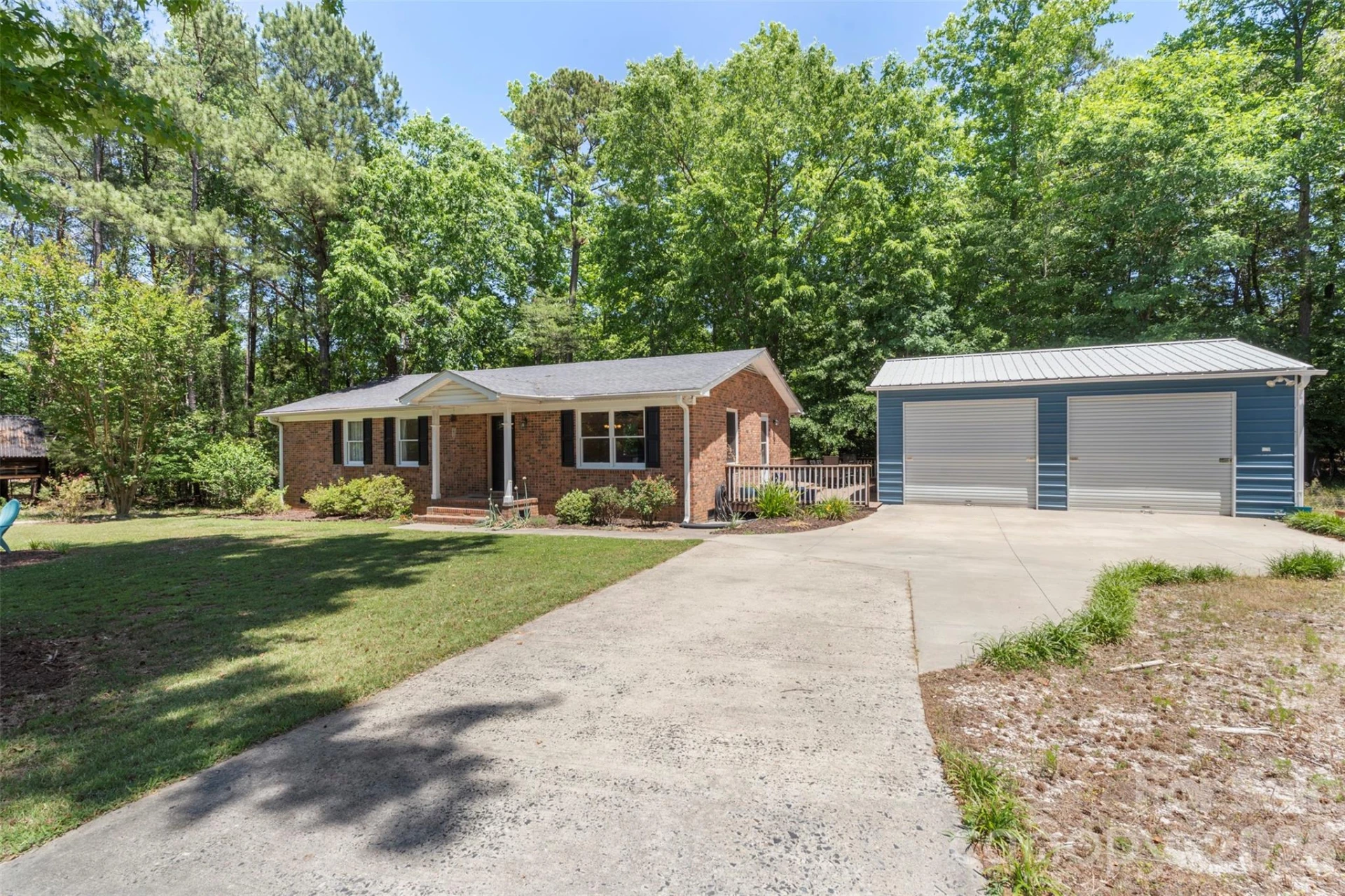 1122 Pine Knot Court - Photo 2
