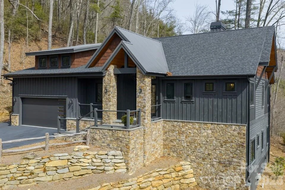 692 Lost Trail - Photo 2